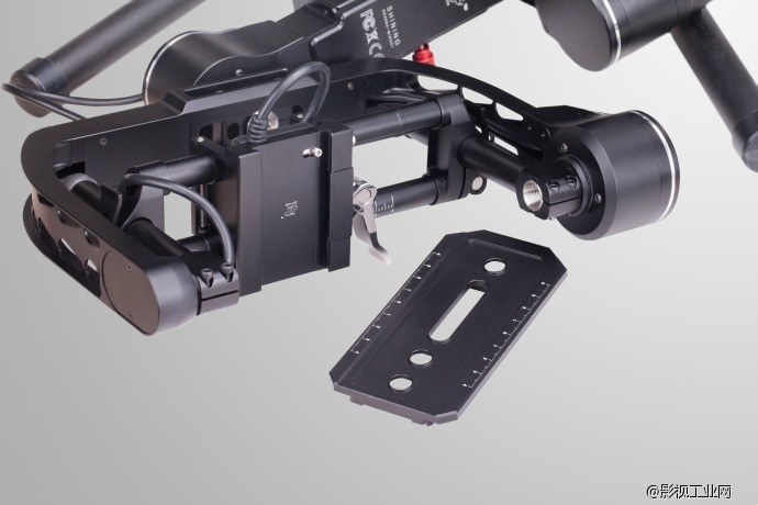 智云2016正式发布 专业级双手三轴稳定器