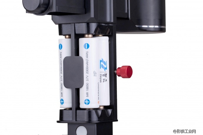 智云2016正式发布 专业级双手三轴稳定器
