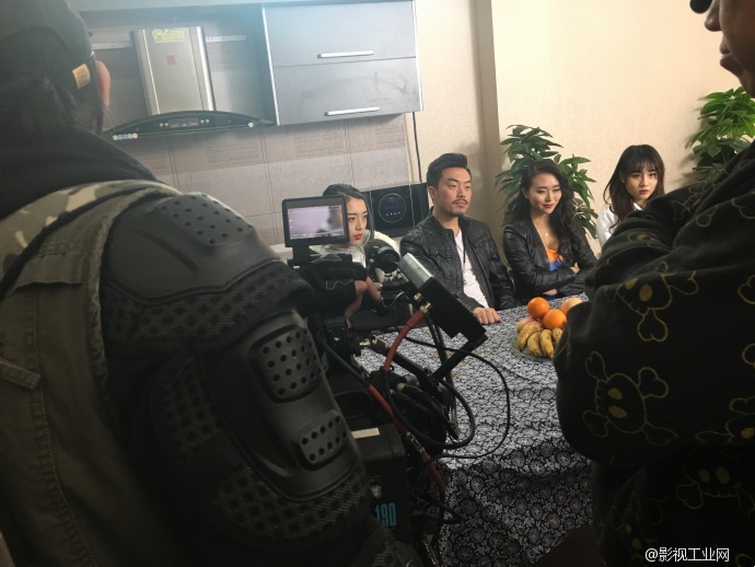 网络大电影《我的美女明星老婆》正在亿动力基地拍摄中！