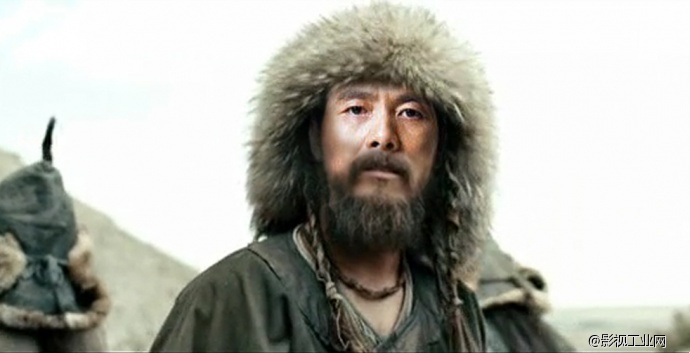 冯小刚，我想给您化个妆