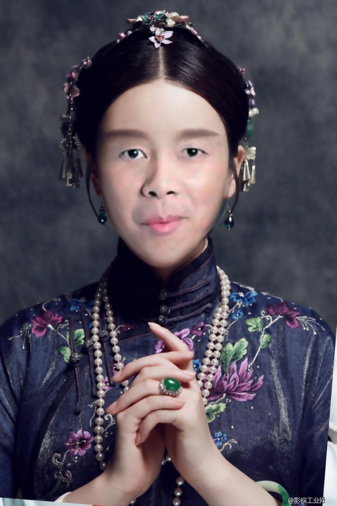 冯小刚，我想给您化个妆