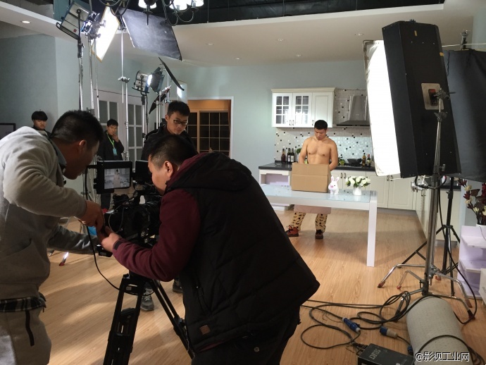 亿动力影视基地内最新广告拍摄花絮~