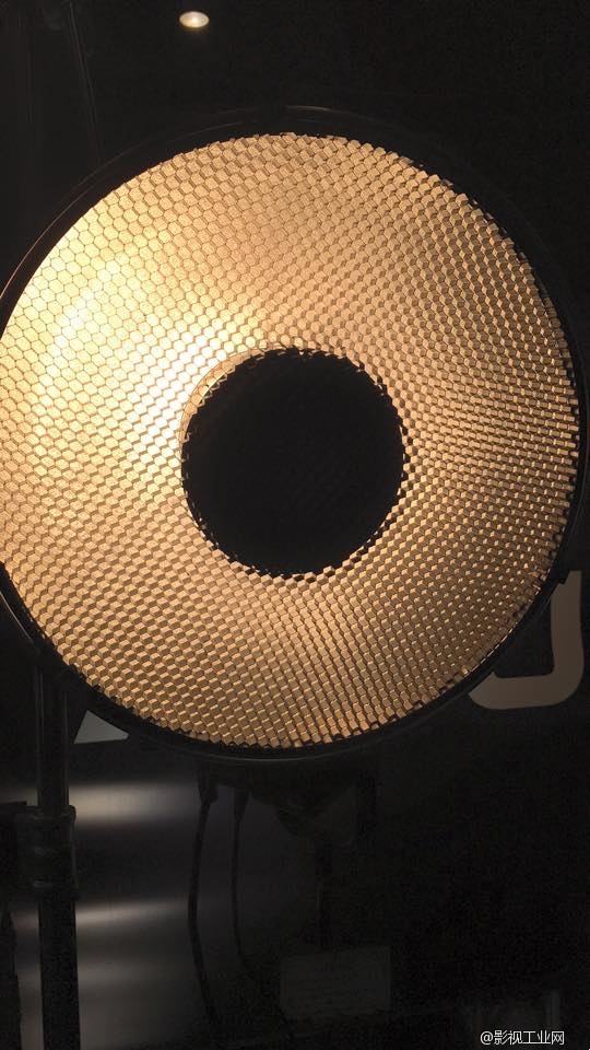 Aputure爱图仕NAB2016第一天现场播报:光·风暴系列又出新品!