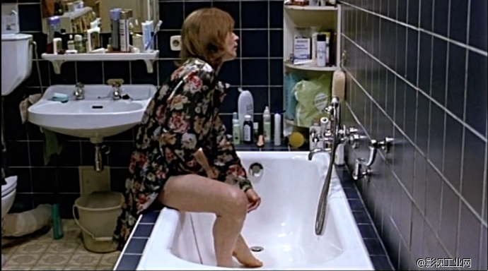 性中围城 ：我出不去　 你进不来