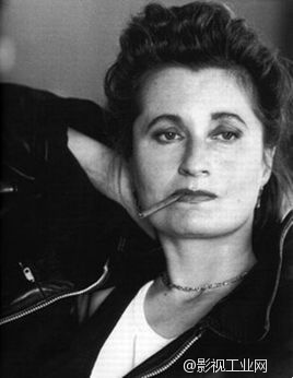 性中围城 ：我出不去　 你进不来