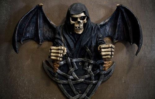 用工具吓人，还是用人吓人——恐怖工具论