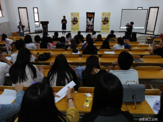 毕业季 “玩转培华”疯狂不打烊！