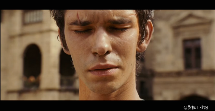 致《香水》——最完美的处子香气