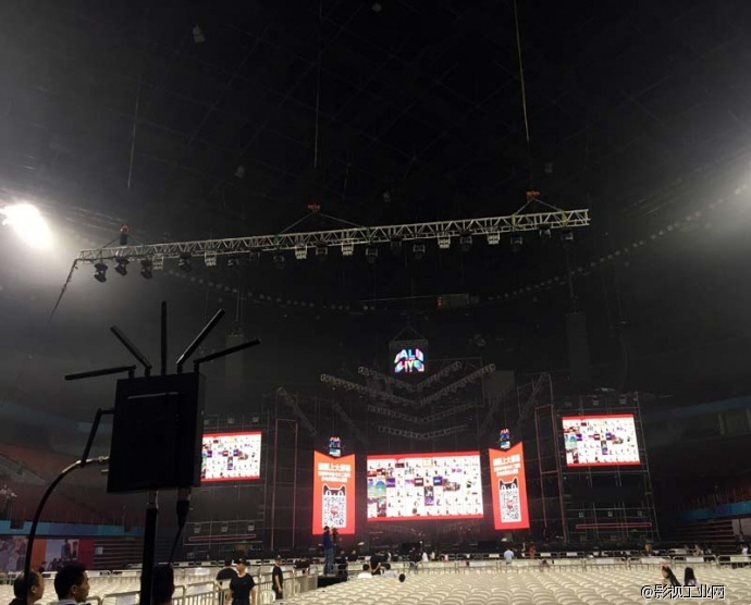 深圳春茧体育馆2016天猫音乐狂欢节现场直播花絮 现场高清无线图传设备由深圳蓝集科技全权提供