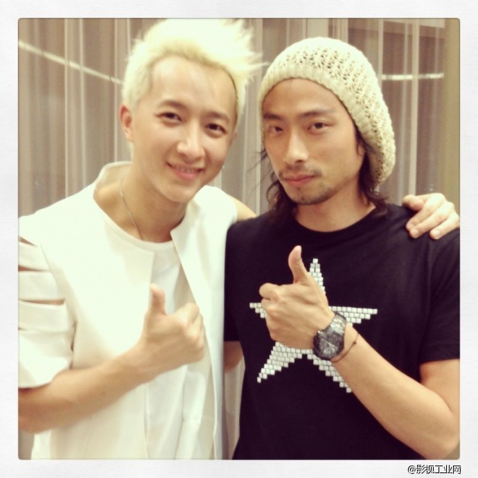 TFBOYS 专属导演 | 他导演着每一个慢动作，左手+右手