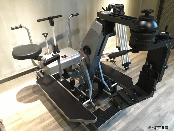 CAPINERA 莺 轨道车到货上海欧诺美