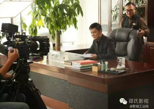 “村长”李锐9岁儿子撩妹技能太高超