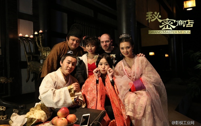 电影《秘密商店》概念版海报与先导版预告片今日全网首发