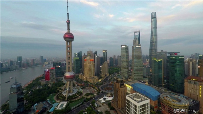 上海外滩东方明珠高清航拍素材