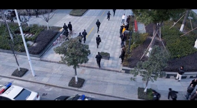 《迫在眉睫2》精彩航拍片段