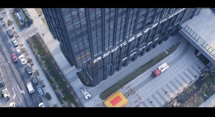 《迫在眉睫2》精彩航拍片段