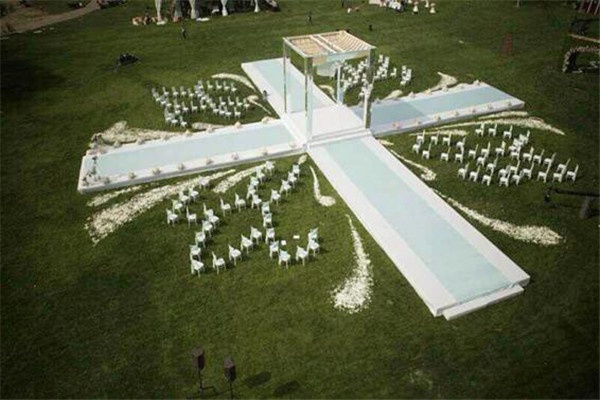 每个女人都有一个梦幻的婚纱梦