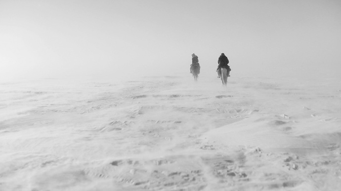 ［航拍实录］穿越暴风雪无人区，差点没活着走出来