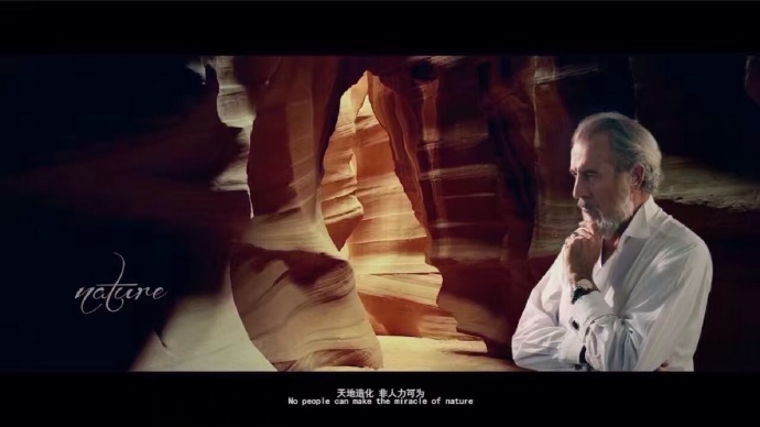 专业承接企业宣传片/产品宣传片/微电影/广告片/企业文化片等各种高清影视摄影摄像 我们拒绝照搬照抄，拒绝模板，从前期方案设计到后期特效包装全部原创，创意在一次次撕毁重来的涅槃中诞生，这是一个折磨自我服务客户的过程，只为让您片子独一无二，与众不同！（图为公司最近作品集，及导演方案手稿和最终效果画面）