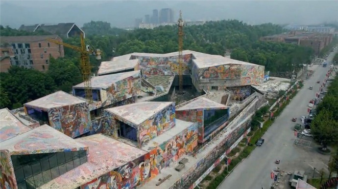 航拍带你俯瞰最炫四川美术学院