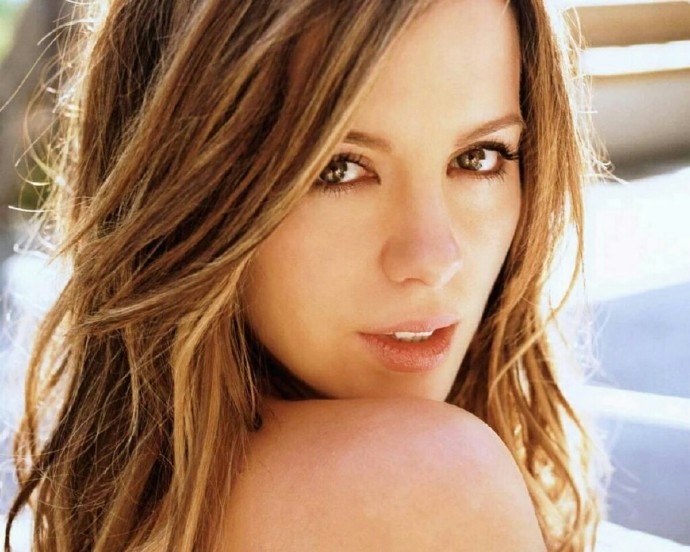 今年喜剧界的泥石流来了