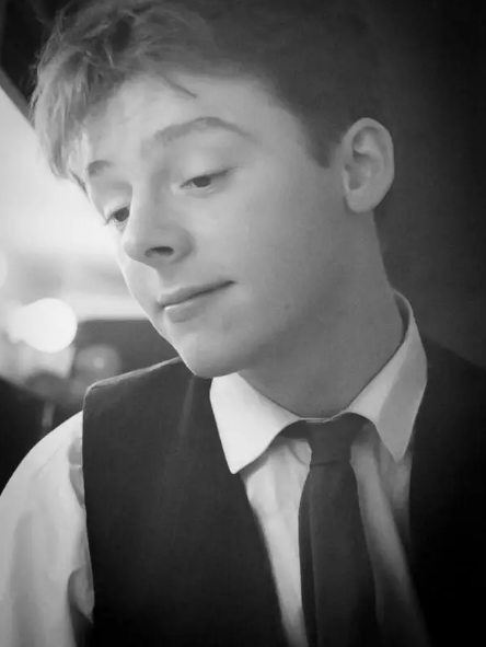 “僵尸肖恩”秒变超能力大咖！八一八我所知道的西蒙•佩吉！