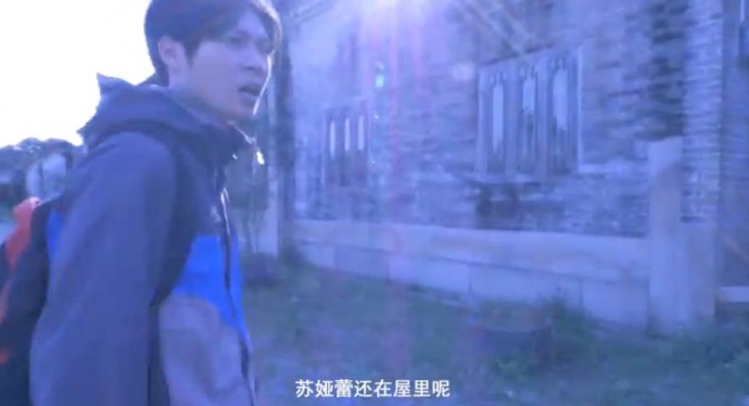 ​导演用好莱坞式的叙事手法，诠释了真正的烧脑是让观众不断否定自己的判断！