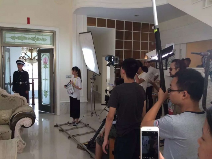 悬疑推理电影《名侦探苏小妹》发布概念海报，女版福尔摩斯养成记