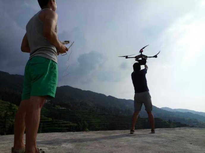 美国大选直播惊现斯凯威航拍画面, 全美国人民都看到我们航拍了