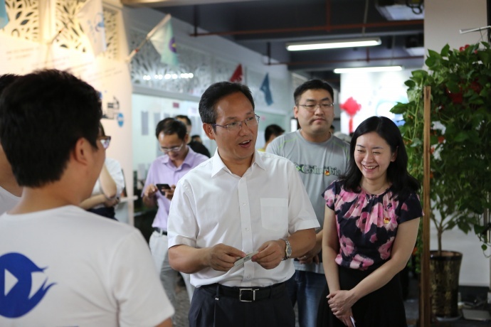 团中央书记处书记徐晓,调研微梦传媒青年工作了的