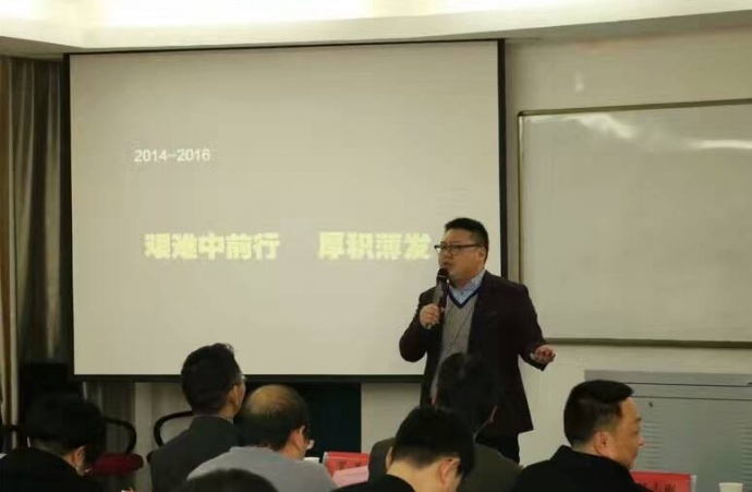 既要仰望星空，也要脚踏实地--张培文