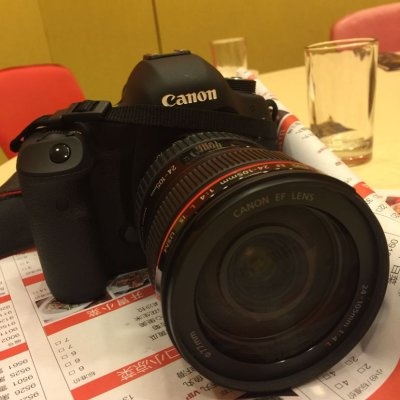 佳能5D3的单机一台~基本没咋用~