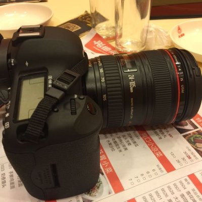 佳能5D3的单机一台~基本没咋用~