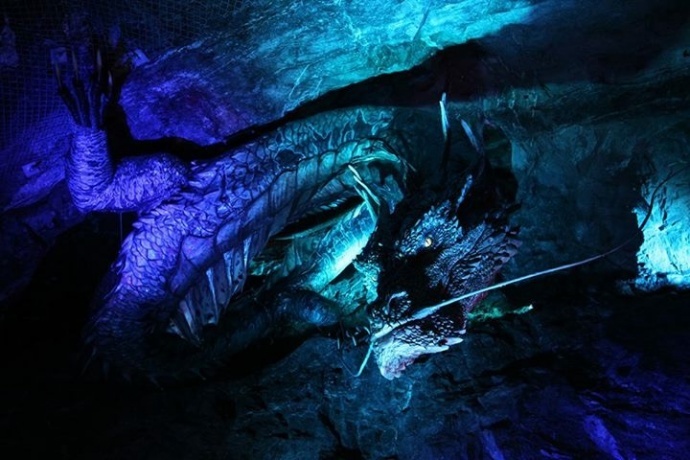 作为最早就在WETA工作室的华人特效师,我觉得你需要知道他