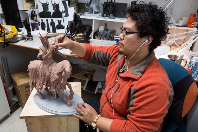 作为最早就在WETA工作室的华人特效师,我觉得你需要知道他