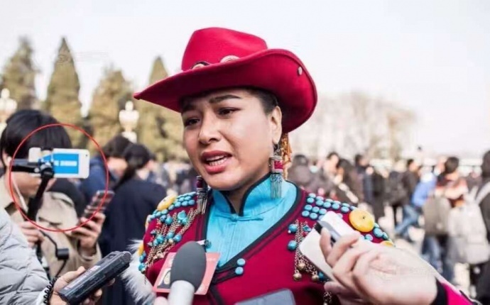 智云稳定器直播两会无处不在的神器