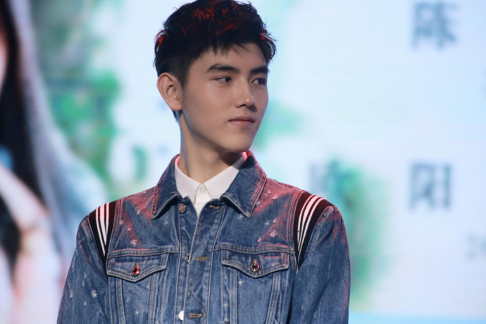 彼岸春天《秘果》定档暑期 启用00后新人陈飞宇欧阳娜娜