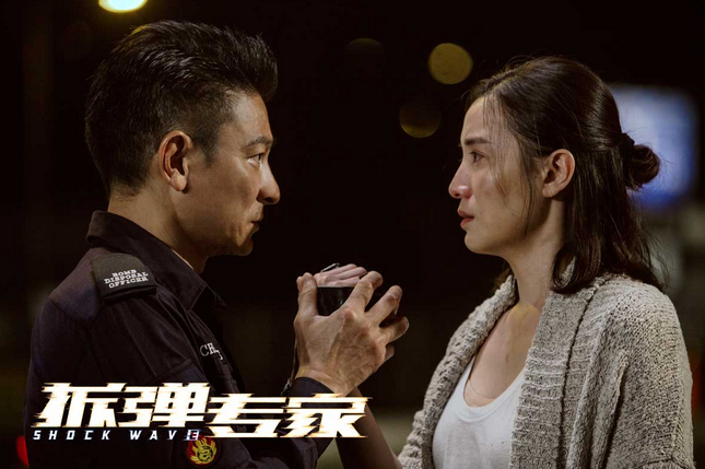 勇往直前的刘德华“超人归来”，他这部不输《速8》的新片也让华语电影恢复了几分元气