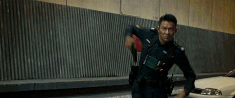 勇往直前的刘德华“超人归来”，他这部不输《速8》的新片也让华语电影恢复了几分元气