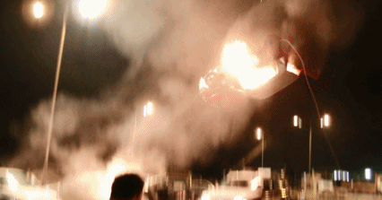 毁掉150辆车、囤积成吨炸药的《拆弹专家》再发特辑 火力全开引爆五一档！