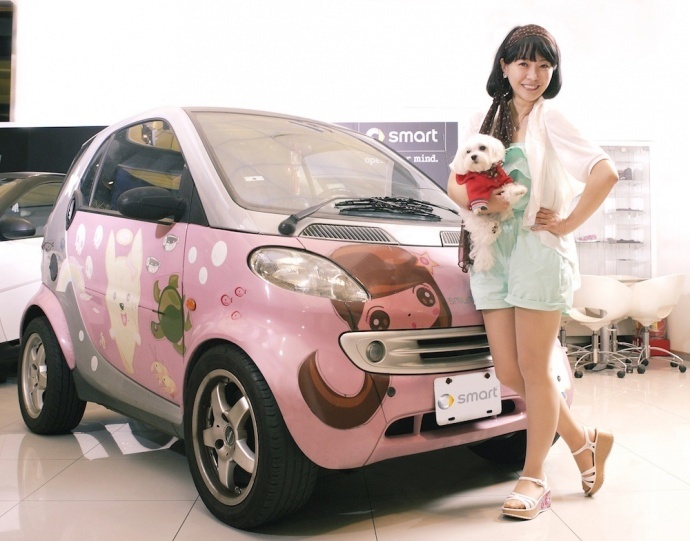 漂漂老师与独家设计的宾士smart