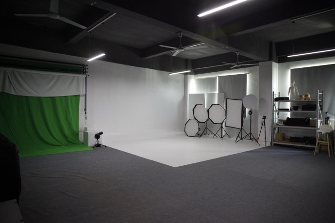 深圳龙岗横岗摄影棚 蓝箱 出租