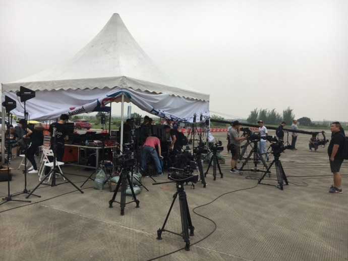 十机位高清无线图传助力腾讯微信手游《全民飞机大战》线下实战，线上直播