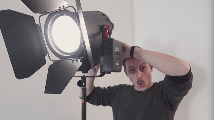 HMI的亮度！Rayzr雷蛇R7 LED德国影视达人开箱测评