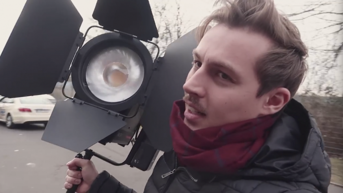 HMI的亮度！Rayzr雷蛇R7 LED德国影视达人开箱测评