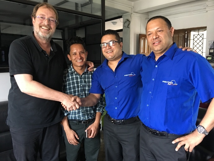 飞跃珠峰挑战成功 云视点再创影视航拍传奇