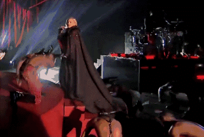 广州活动策划之处理舞台发生突发事件最完美的做法