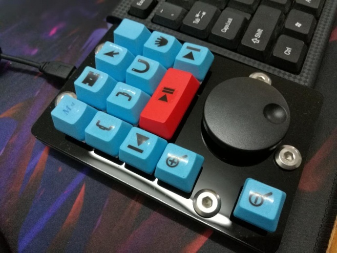 谁用过这个？非编快捷键盘