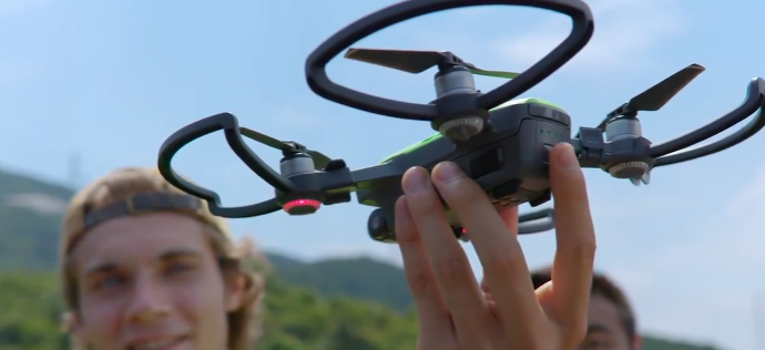 嗨,大疆。很高兴认识你——