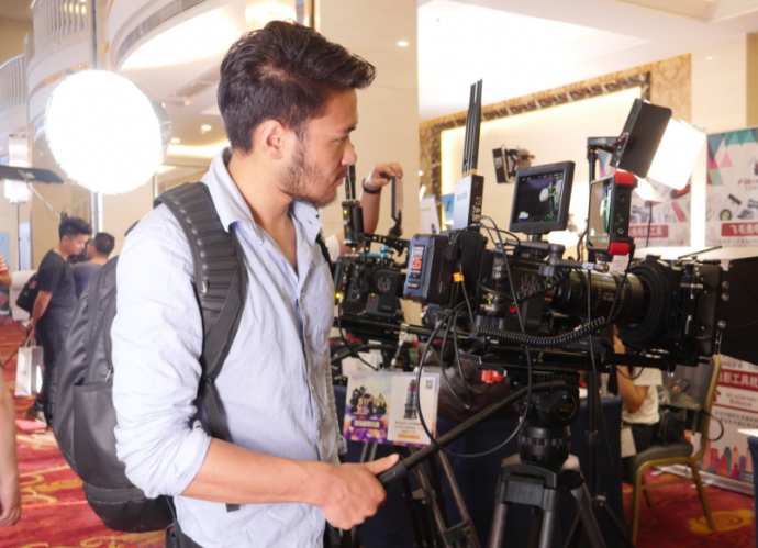 吃着火锅唱着歌，要不要来杯一“录”同行？